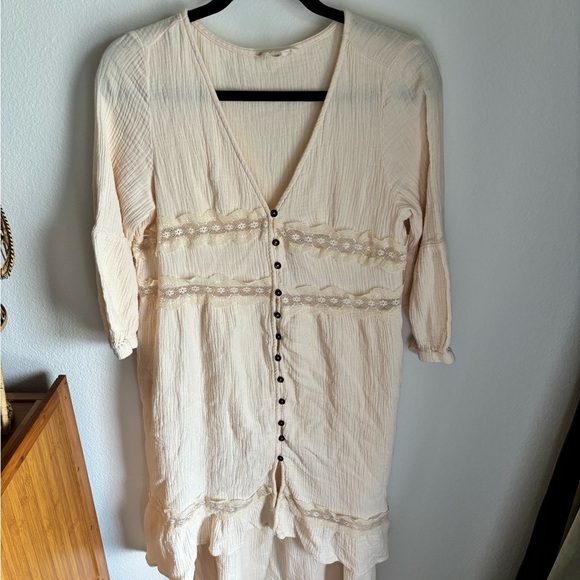 Bohemian Cream Listicle Button-up midi dress with Lace details in size medium - Picture 1 of 10